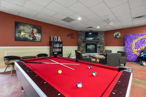 Billiards, Checkers & Games - Main Lounge