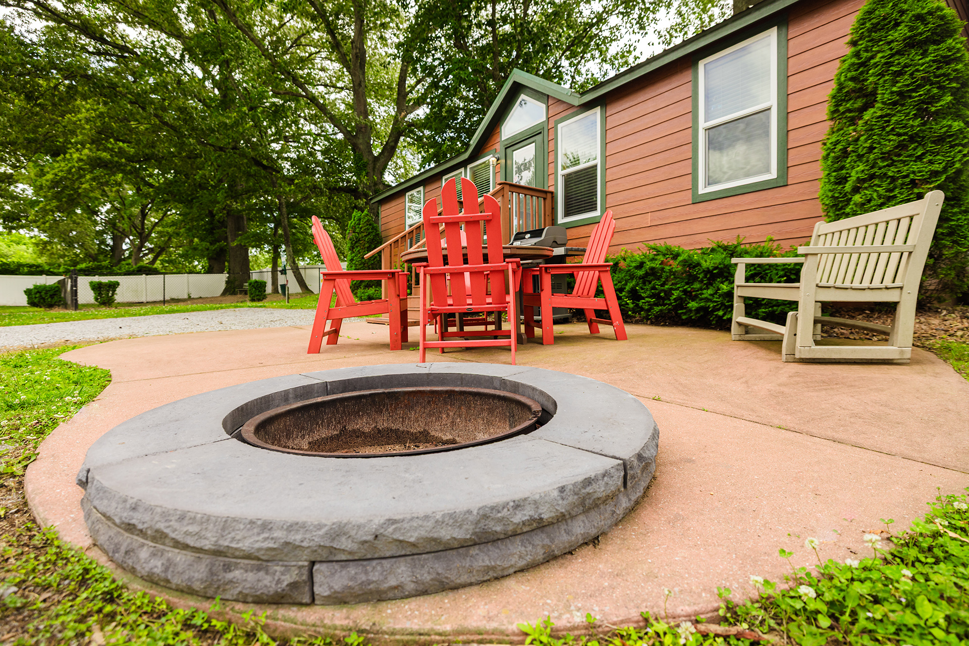R06 - Deluxe Cabin, 2 Room (Full Bath with Tub & Shower) – Sleeps 8