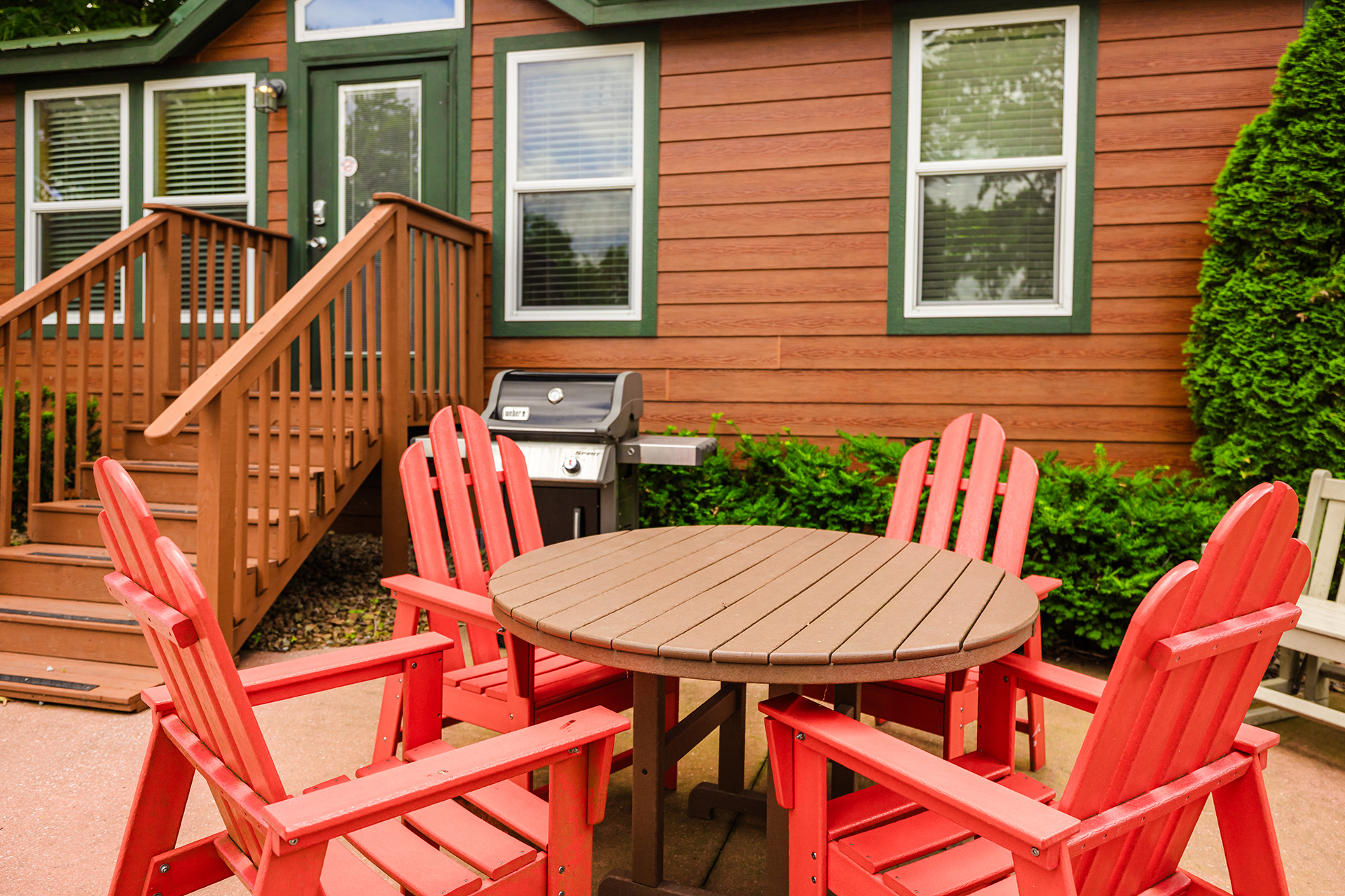 R06 - Deluxe Cabin, 2 Room (Full Bath with Tub & Shower) – Sleeps 8