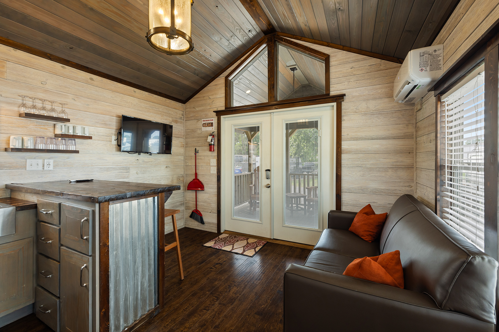 U37 - Deluxe Cabin, 1 Room with Triple Bunk and KOA Paw Pen (Full Bath with Shower) - Sleeps 7