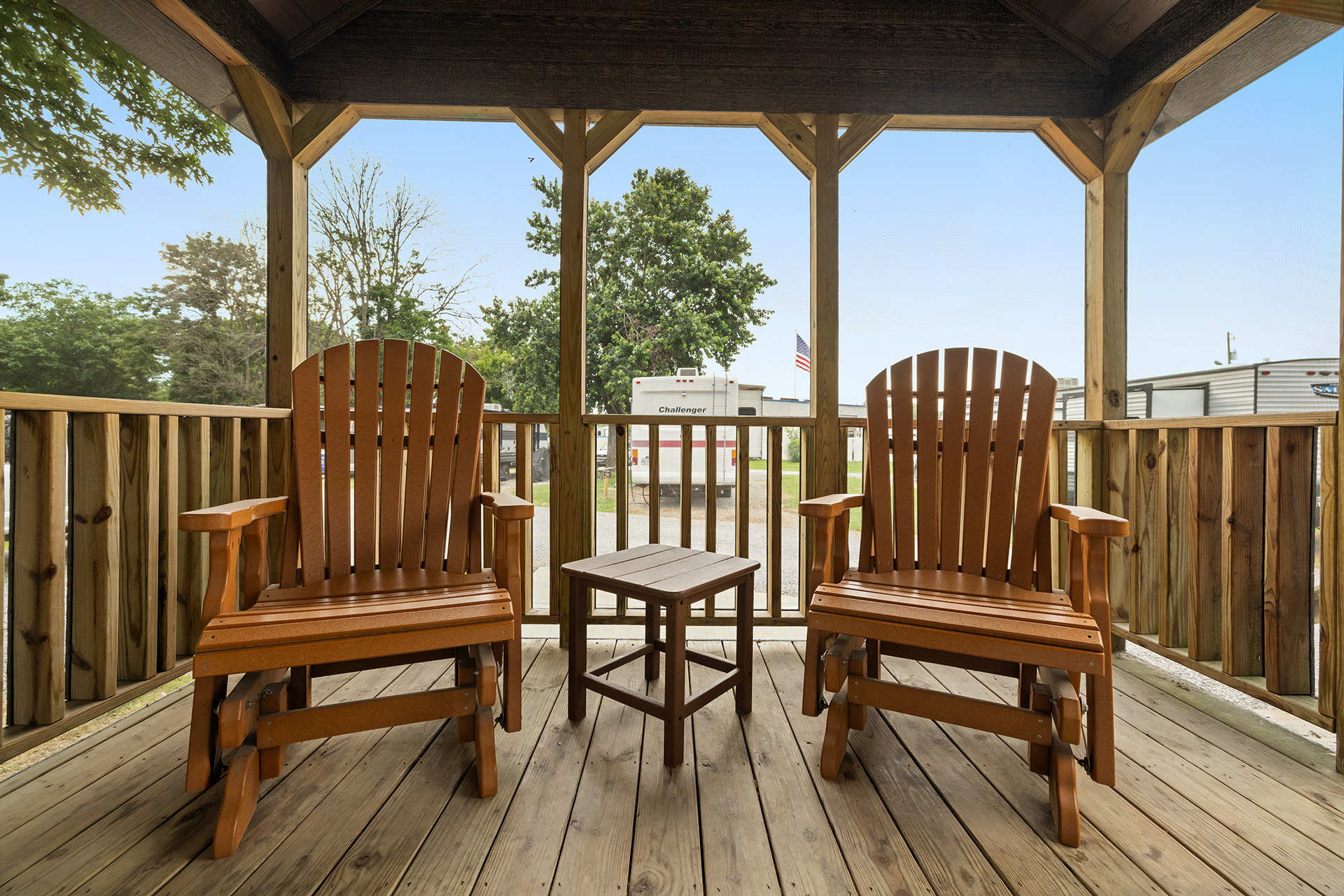 U37 - Deluxe Cabin, 1 Room with Triple Bunk and KOA Paw Pen (Full Bath with Shower) - Sleeps 7
