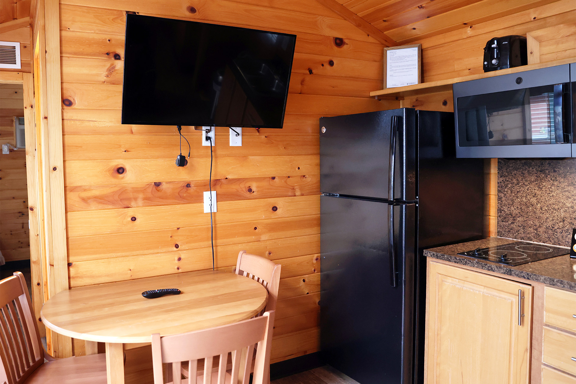 DC R2 - Deluxe Cabin, 2RM, 2Q - Sleeps 6