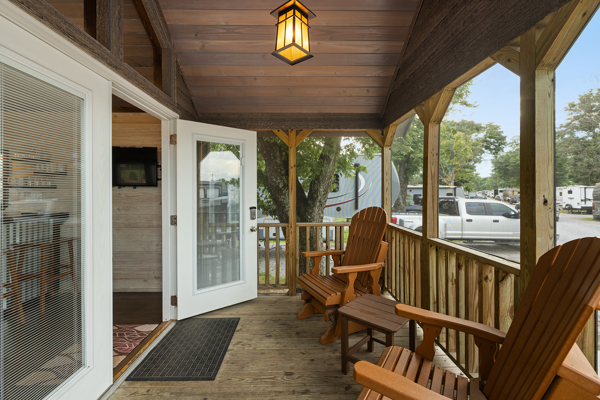 U37 - Deluxe Cabin, 1 Room with Triple Bunk and KOA Paw Pen (Full Bath with Shower) - Sleeps 7
