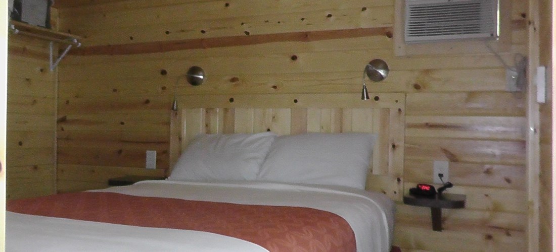 Bedroom Deluxe Cabin (Lodge)