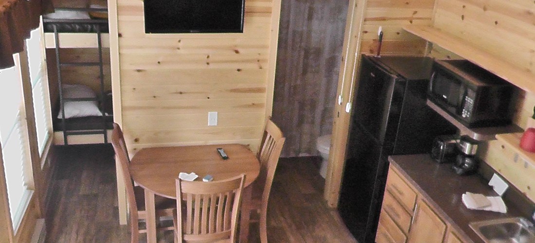 Interior Deluxe Cabin (Lodge)