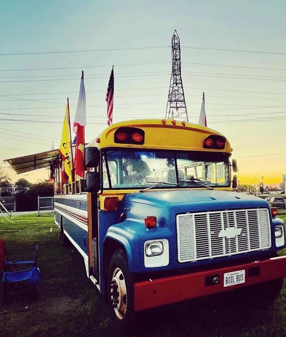 Crawfish Boil Bus Food Truck