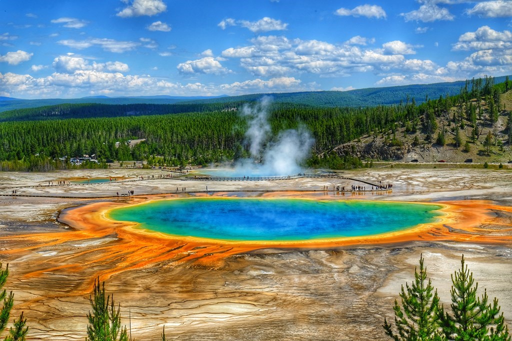 9 Tips for Visiting Yellowstone