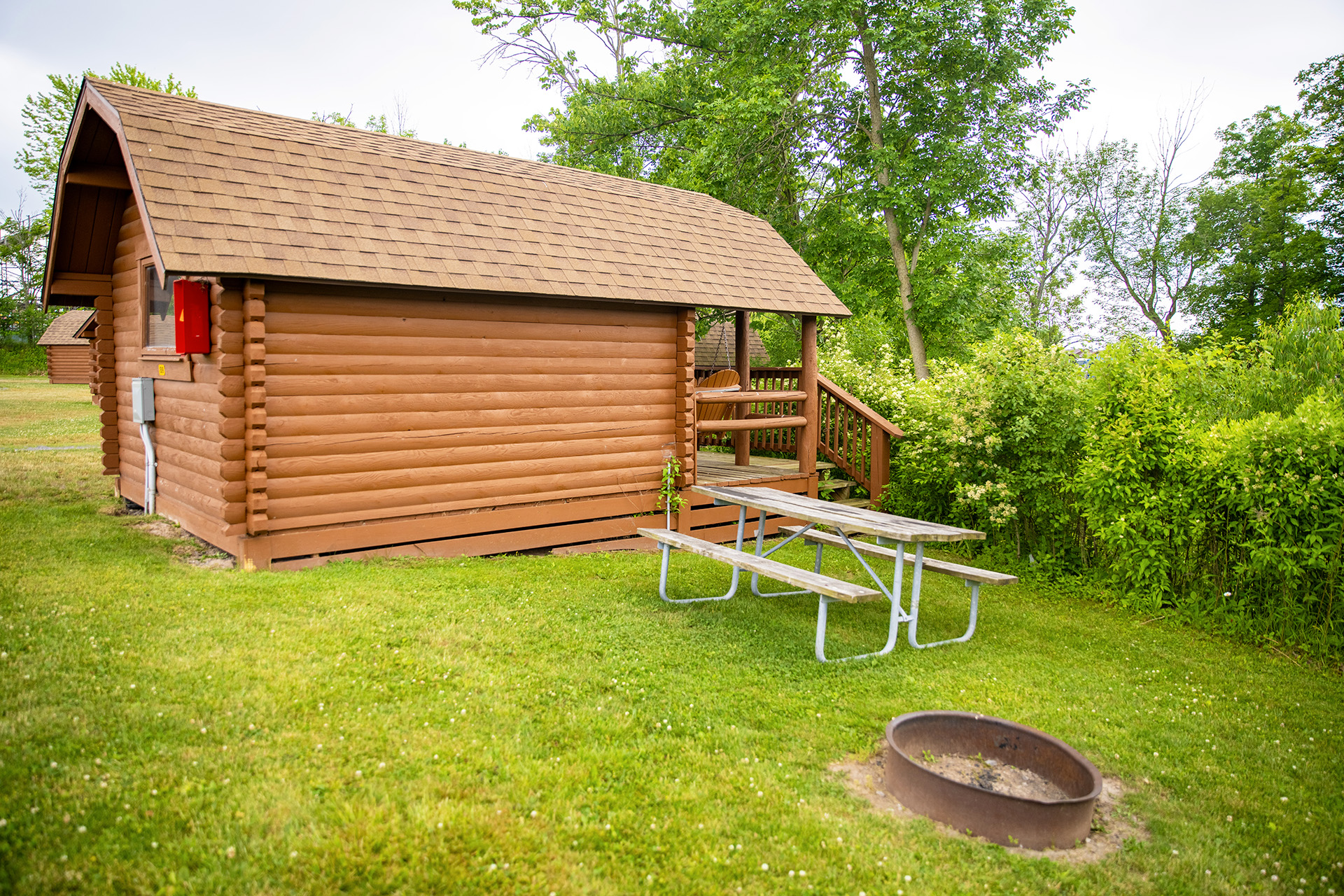 B09 - Camping Cabin, 1 Room (No Bathroom) - Sleeps 4