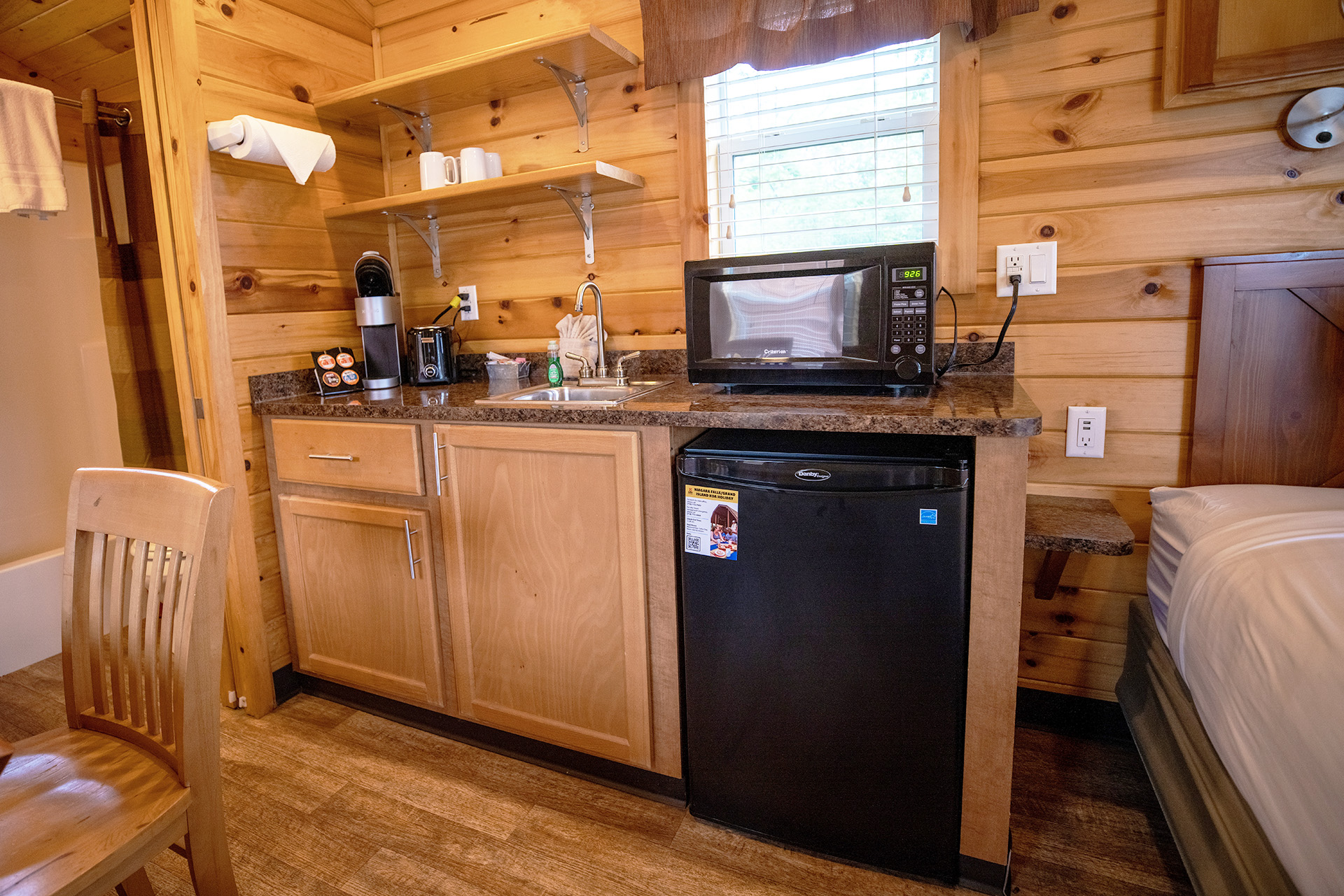 C58 - Deluxe Cabin, Studio (Full Bath with Tub & Shower) - Sleeps 4