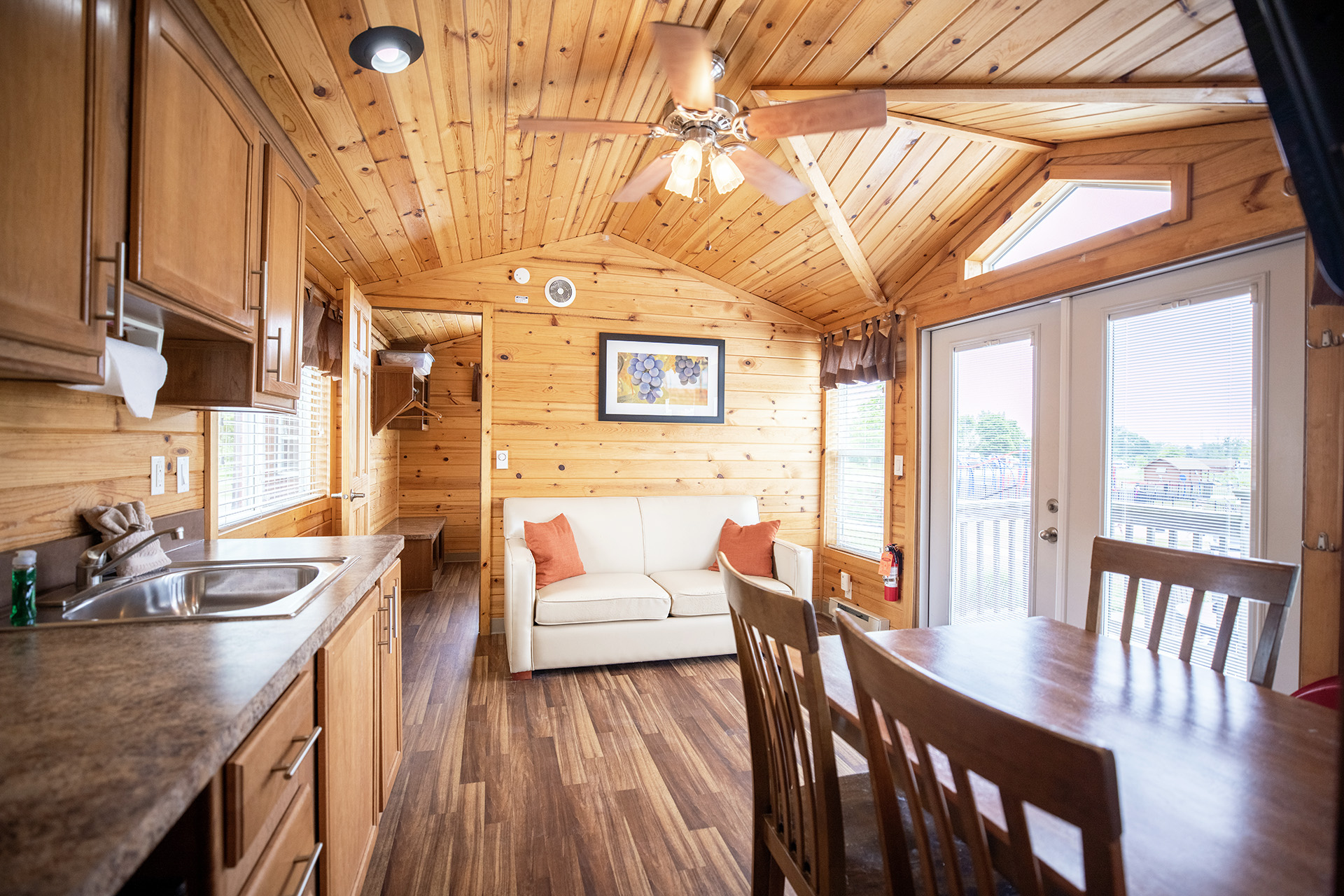 C47 - Deluxe Cabin, 2 Room Near Rec & Pool (Full Bath with Tub & Shower) - Sleeps 6