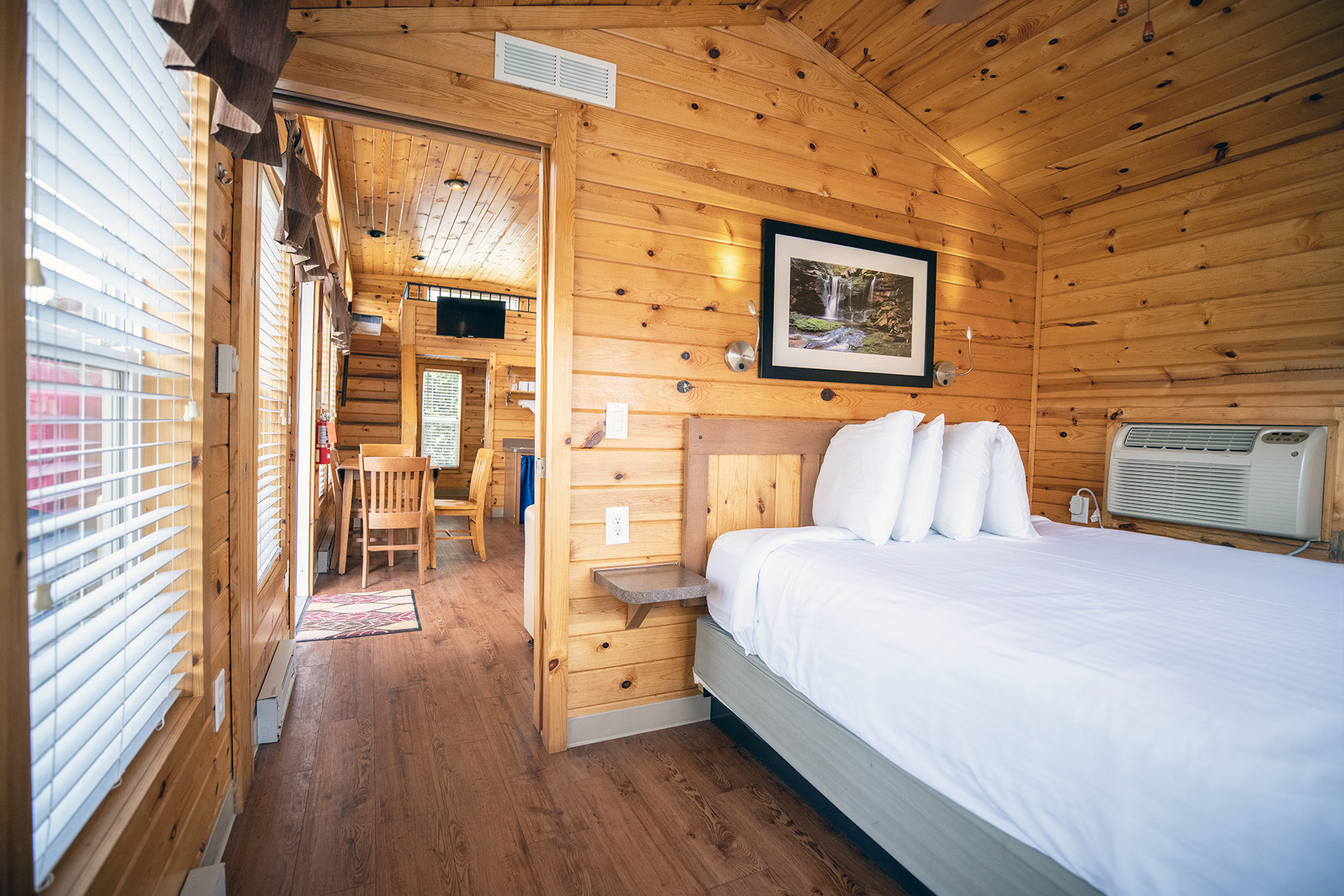 C43 - Deluxe Cabin, 1 Room with Loft, Accessible (Full Bath with Shower) - Sleeps 6