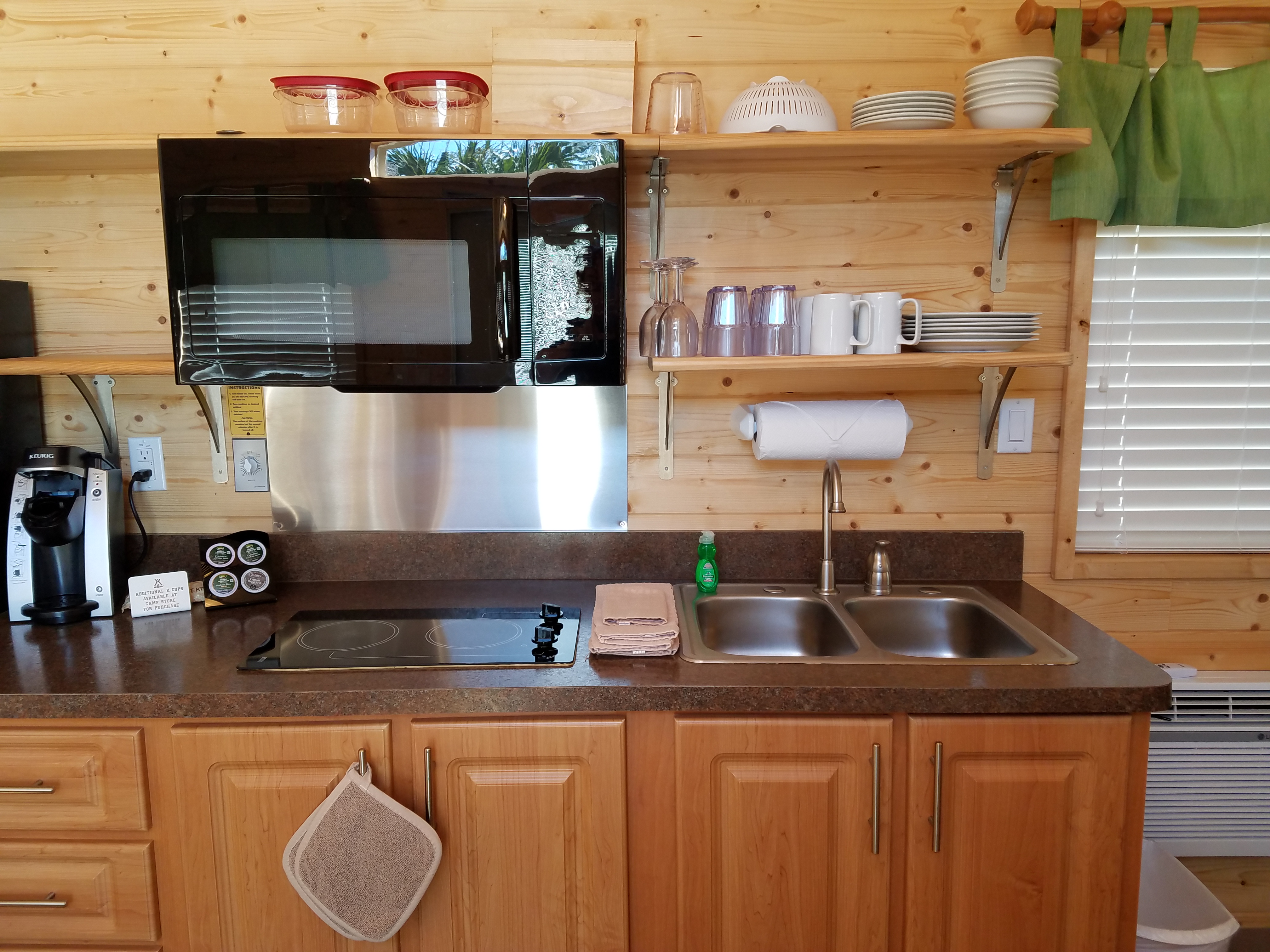 Full kitchen