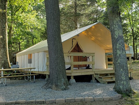 25 OFF Spring Glamping Photo