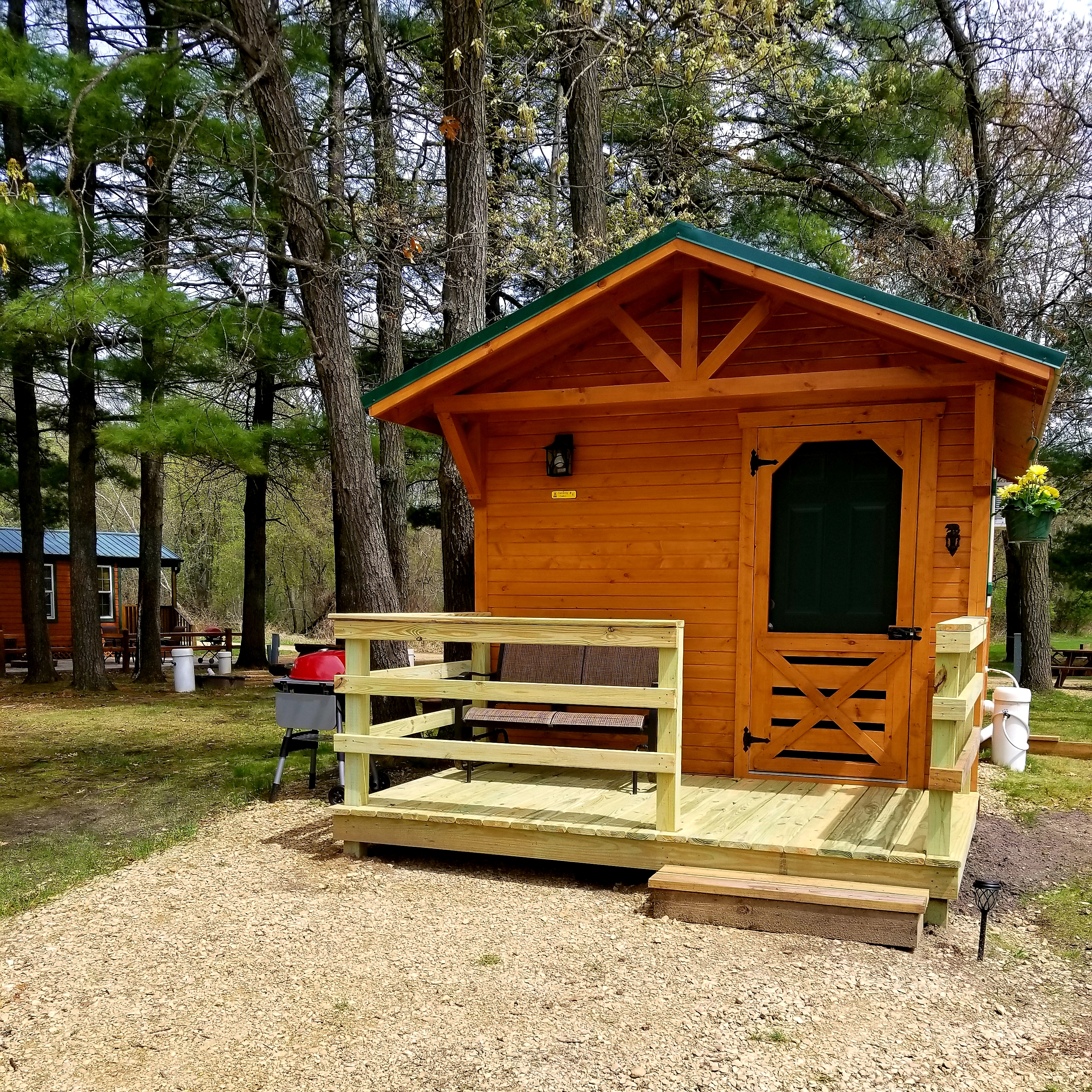 Deluxe Cabin (Half Bath (no tub/shower)) Pictures Oakdale KOA Journey