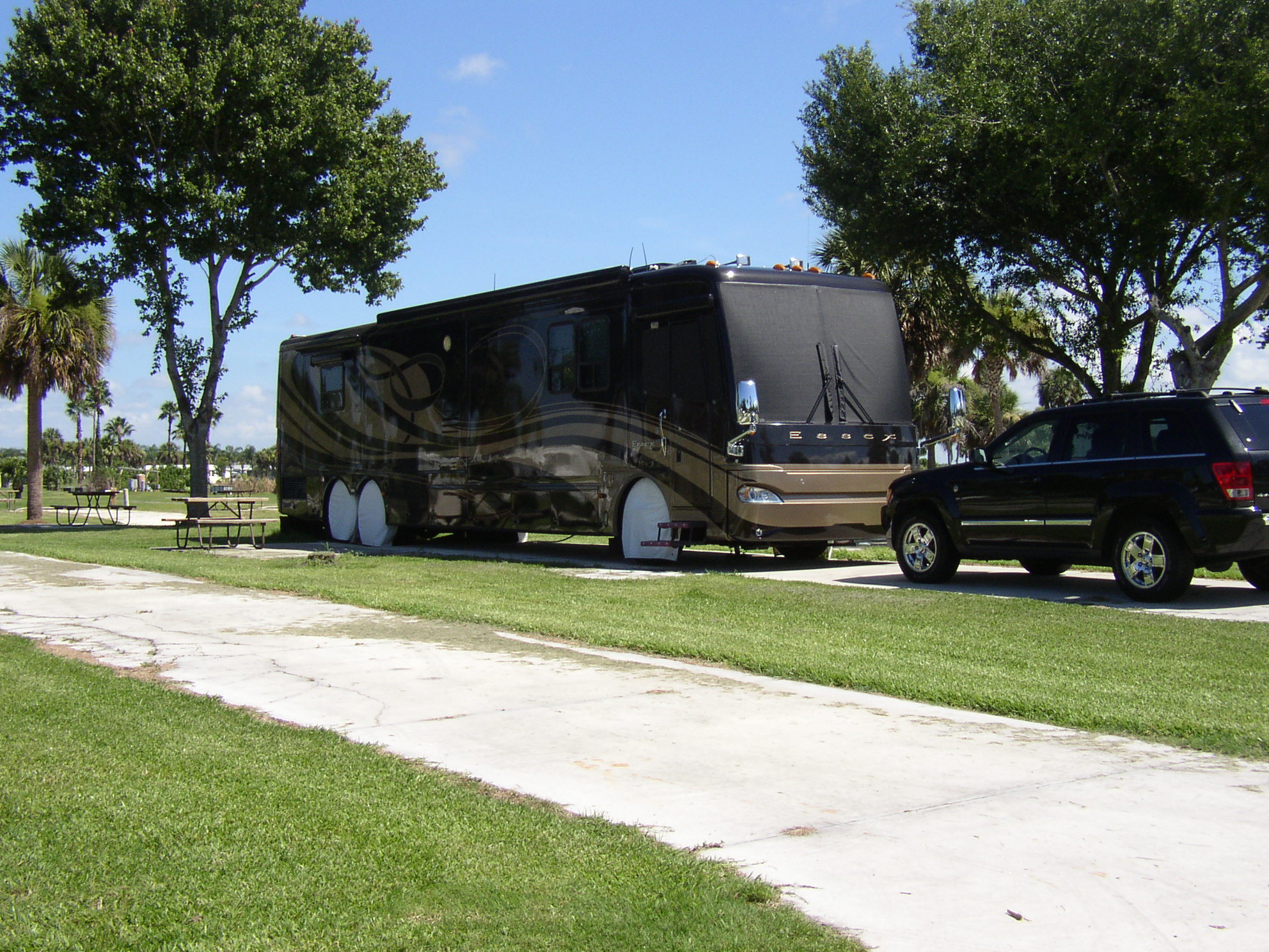 Large RV Sites with Concrete Pads