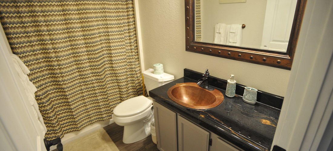 Grand House - Bathroom 1