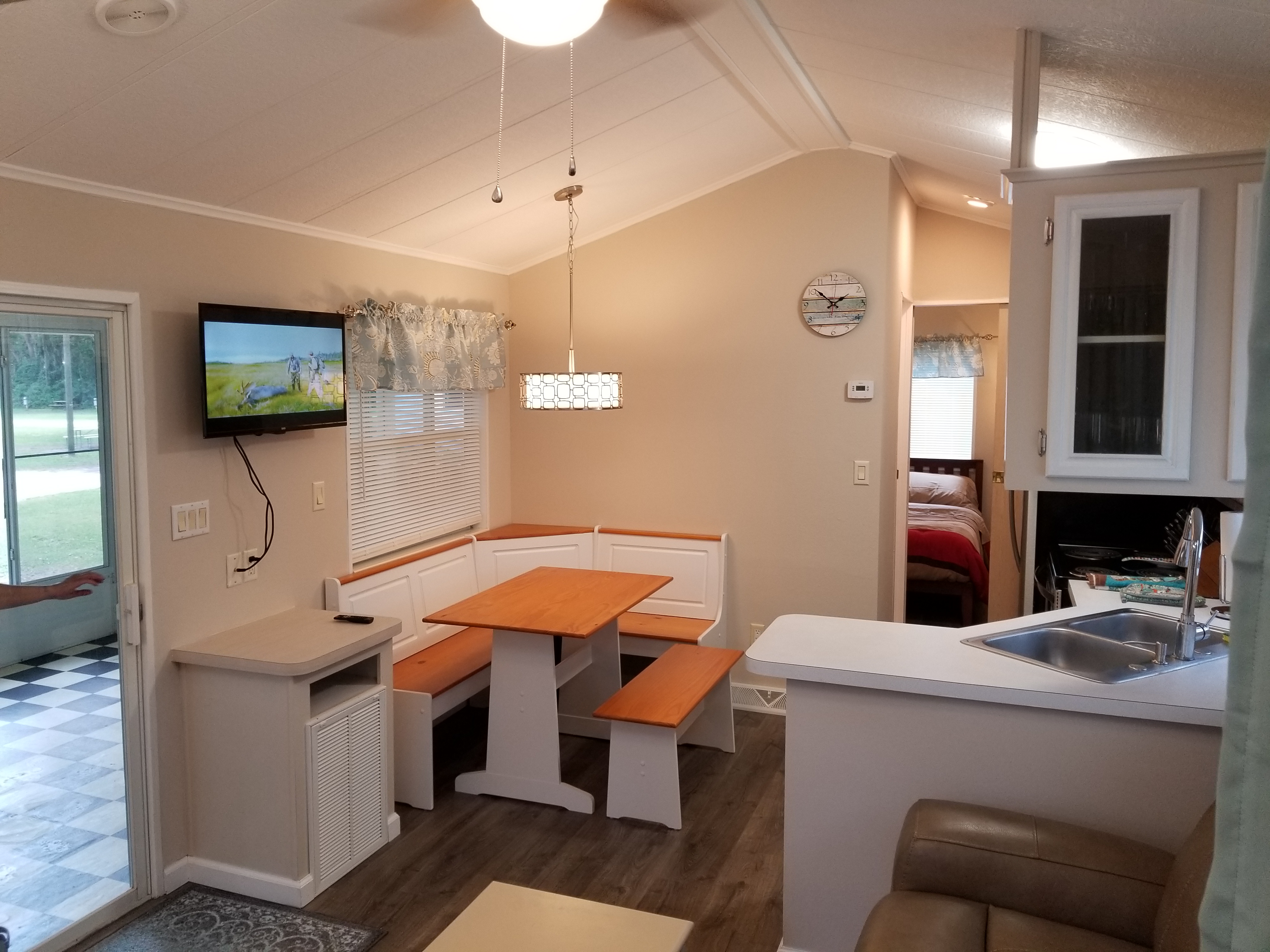 Park model deluxe 2 bdrm entry