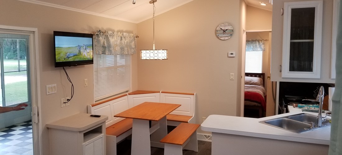 Park model deluxe 2 bdrm entry