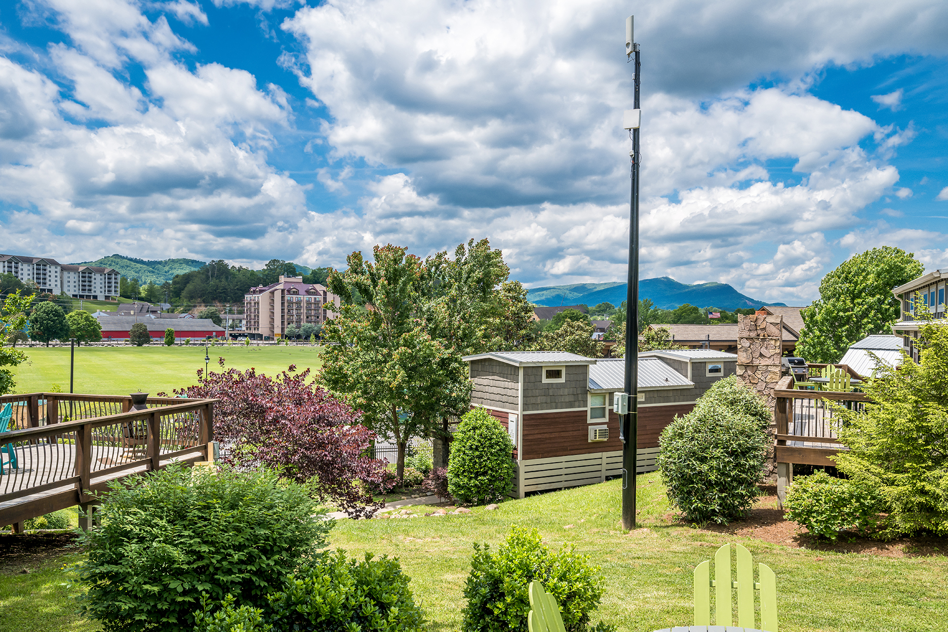 DC315_Deluxe Cabin, 2RM with KOA Patio® (Full Bath & Half Bath) – Sleeps 6