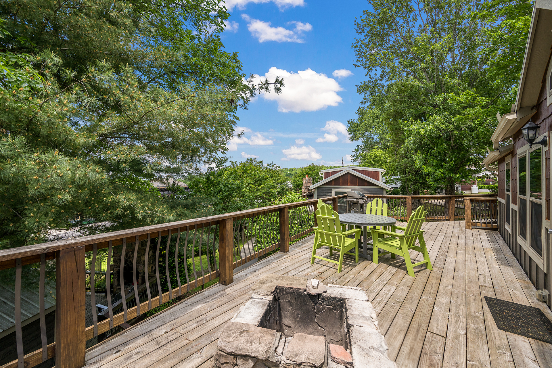 DC314_Deluxe Cabin, 2RM with KOA Patio® (Full Bath & Half Bath) – Sleeps 8