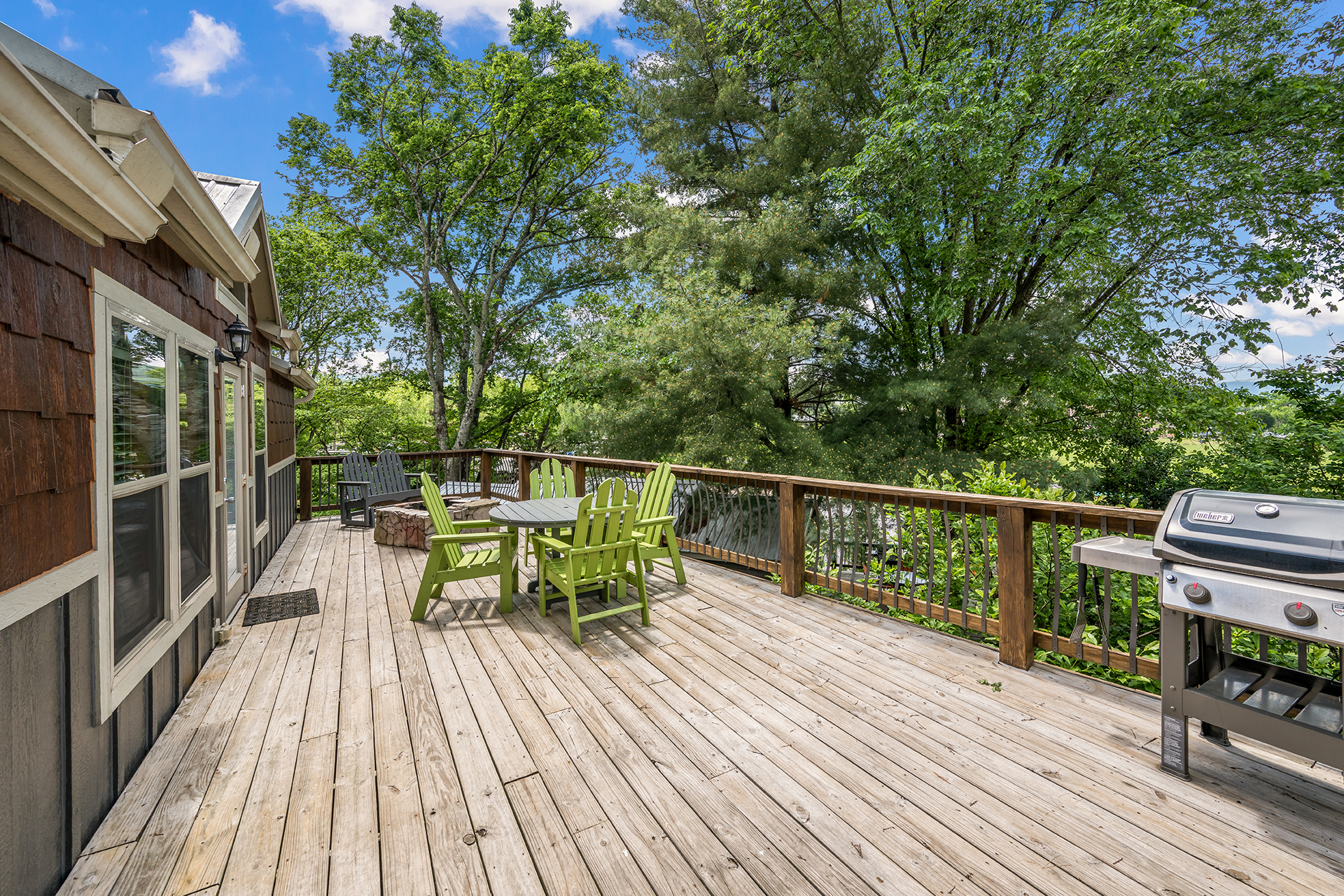 DC314_Deluxe Cabin, 2RM with KOA Patio® (Full Bath & Half Bath) – Sleeps 8