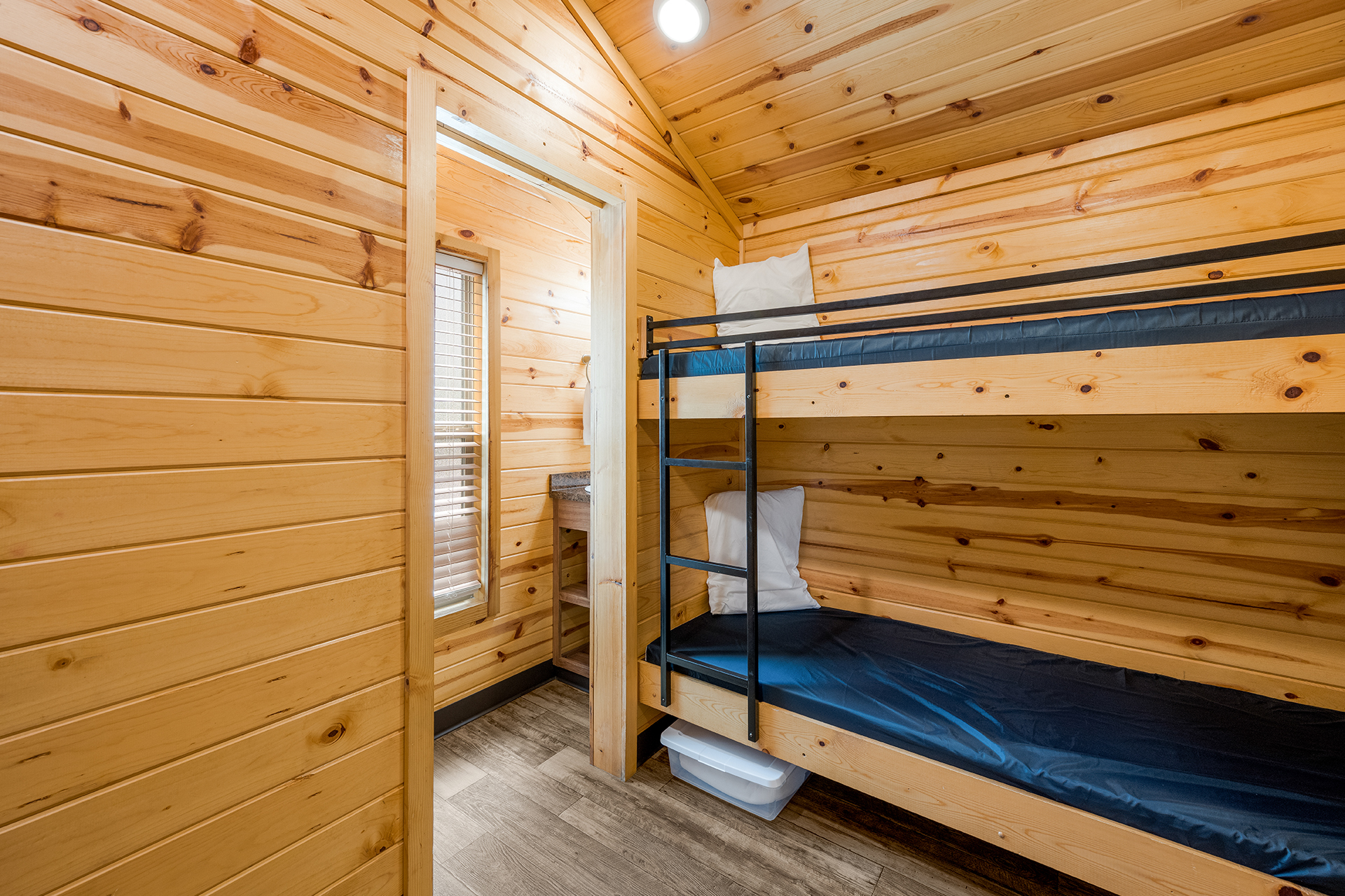 DC314_Deluxe Cabin, 2RM with KOA Patio® (Full Bath & Half Bath) – Sleeps 8