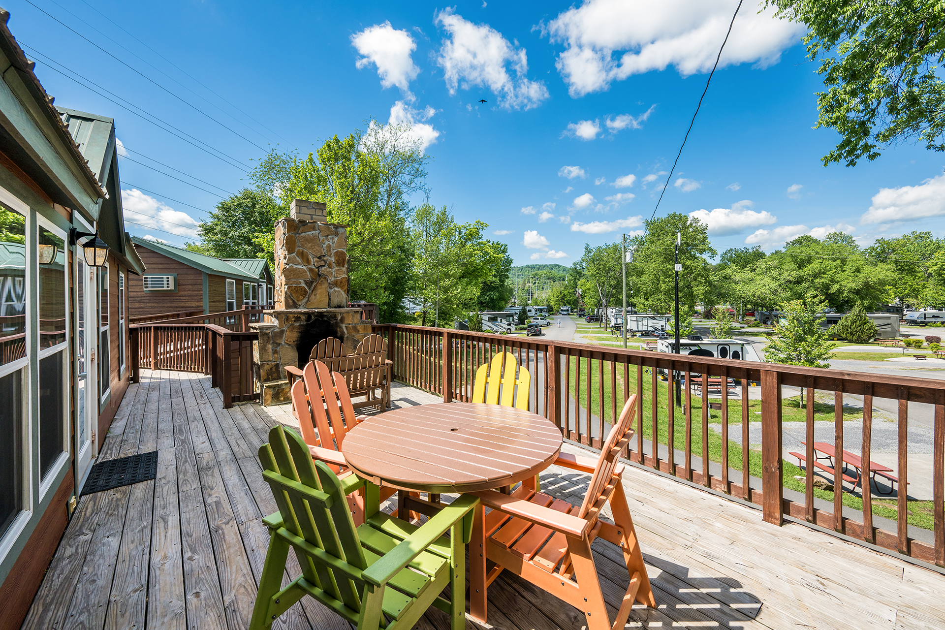 DC7_Deluxe Cabin, 2RM with Patio Near Rec (Full Bath & Half Bath) – Sleeps 6