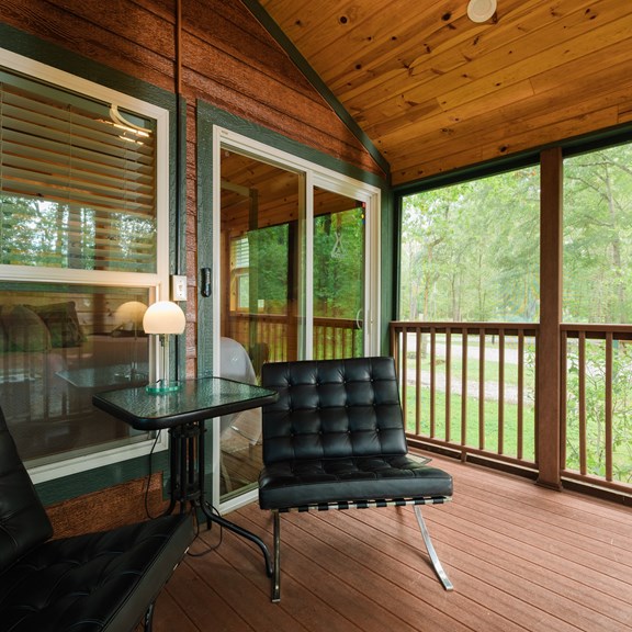 Private Screened Porch at KL4