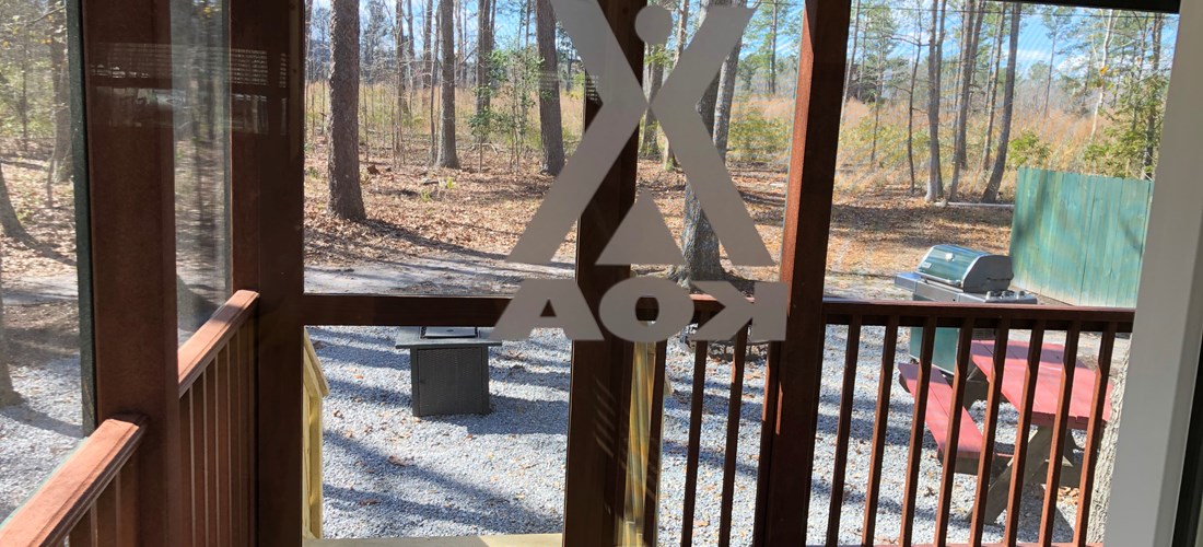 Secluded back yard ~ Fire table & Propane Grill