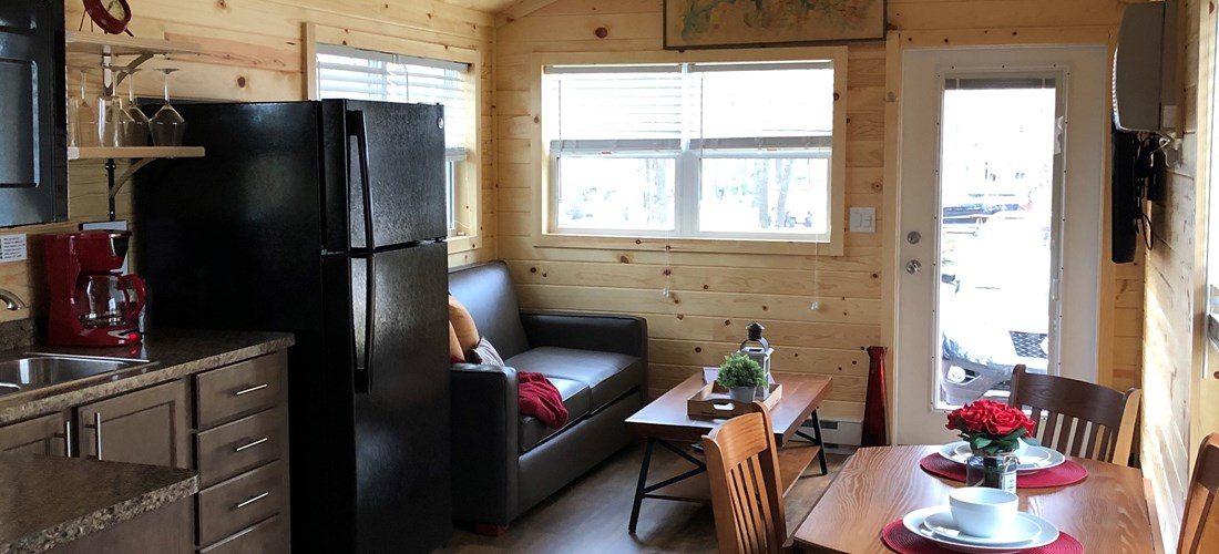 Frampton Lodge ~ Honeymoon Cabin