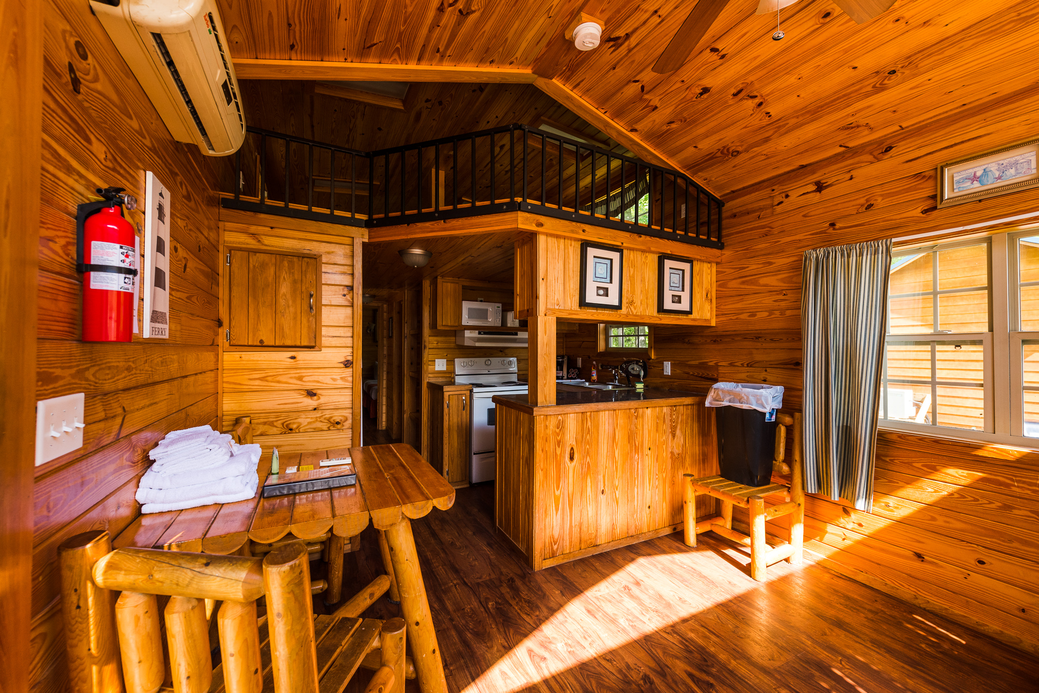 Deluxe Cabin (Full Bath with Tub & Shower) Pictures Port Huron KOA