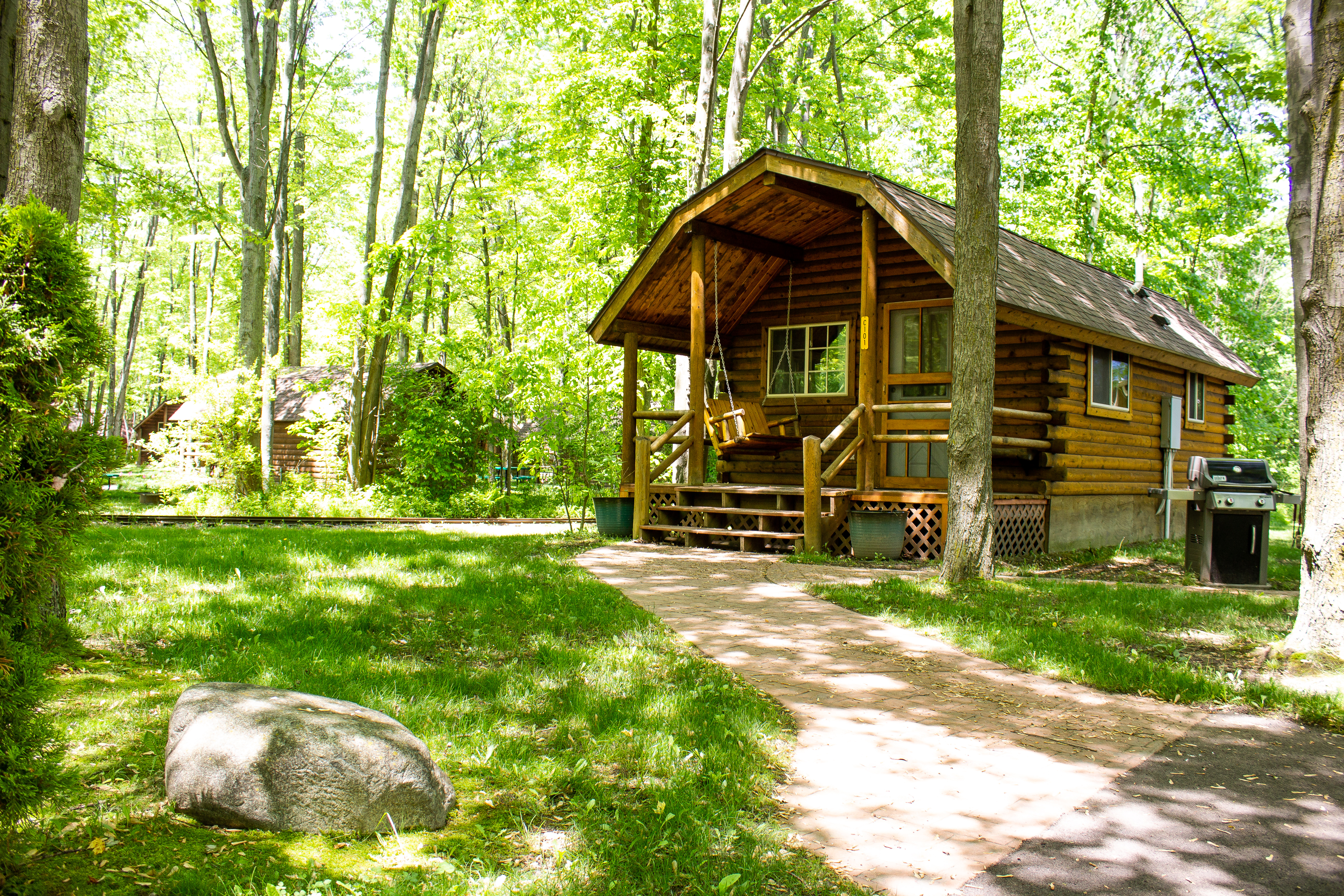 Deluxe Cabin (Full Bath with Shower) Pictures Port Huron KOA Resort