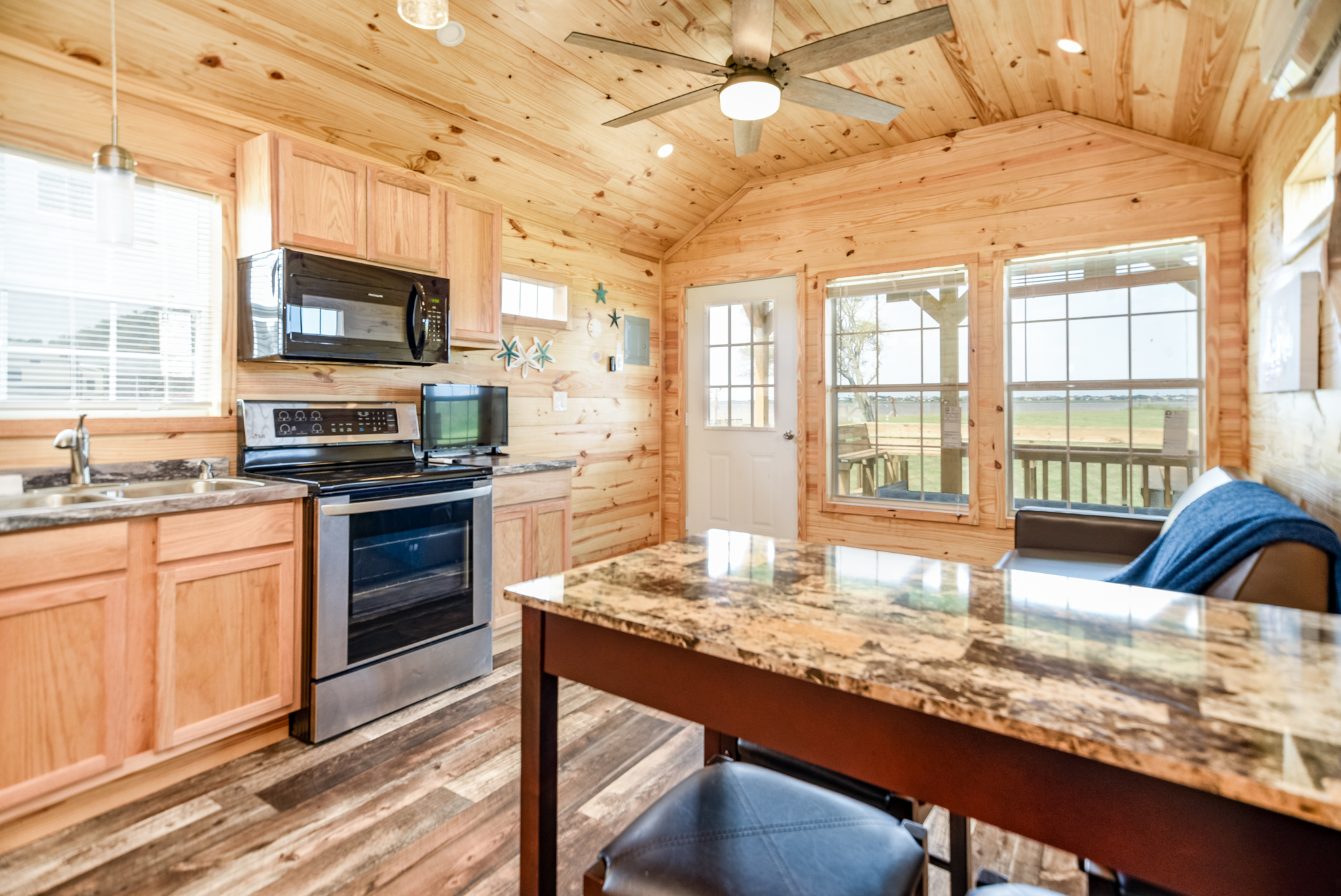 Luxury Cabin Rentals Port Lavaca/Matagorda Bay KOA Holiday