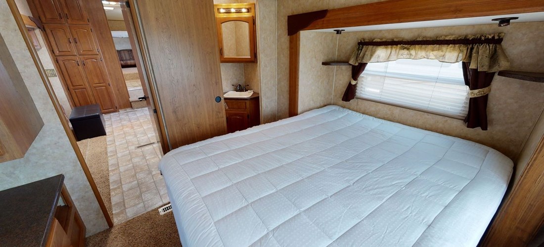 Main bedroom with King bed in Rental RV