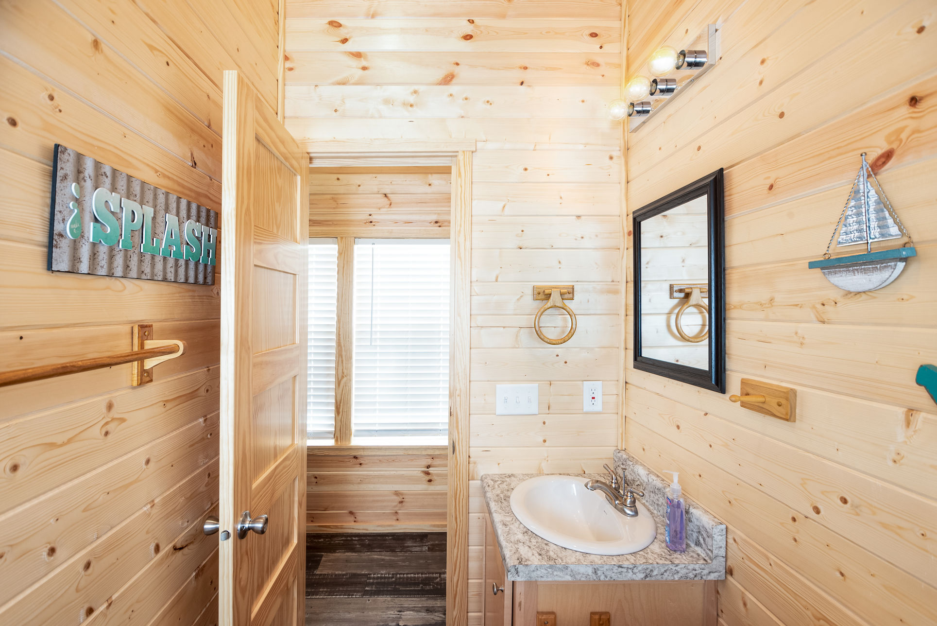 Cabin k2 restroom