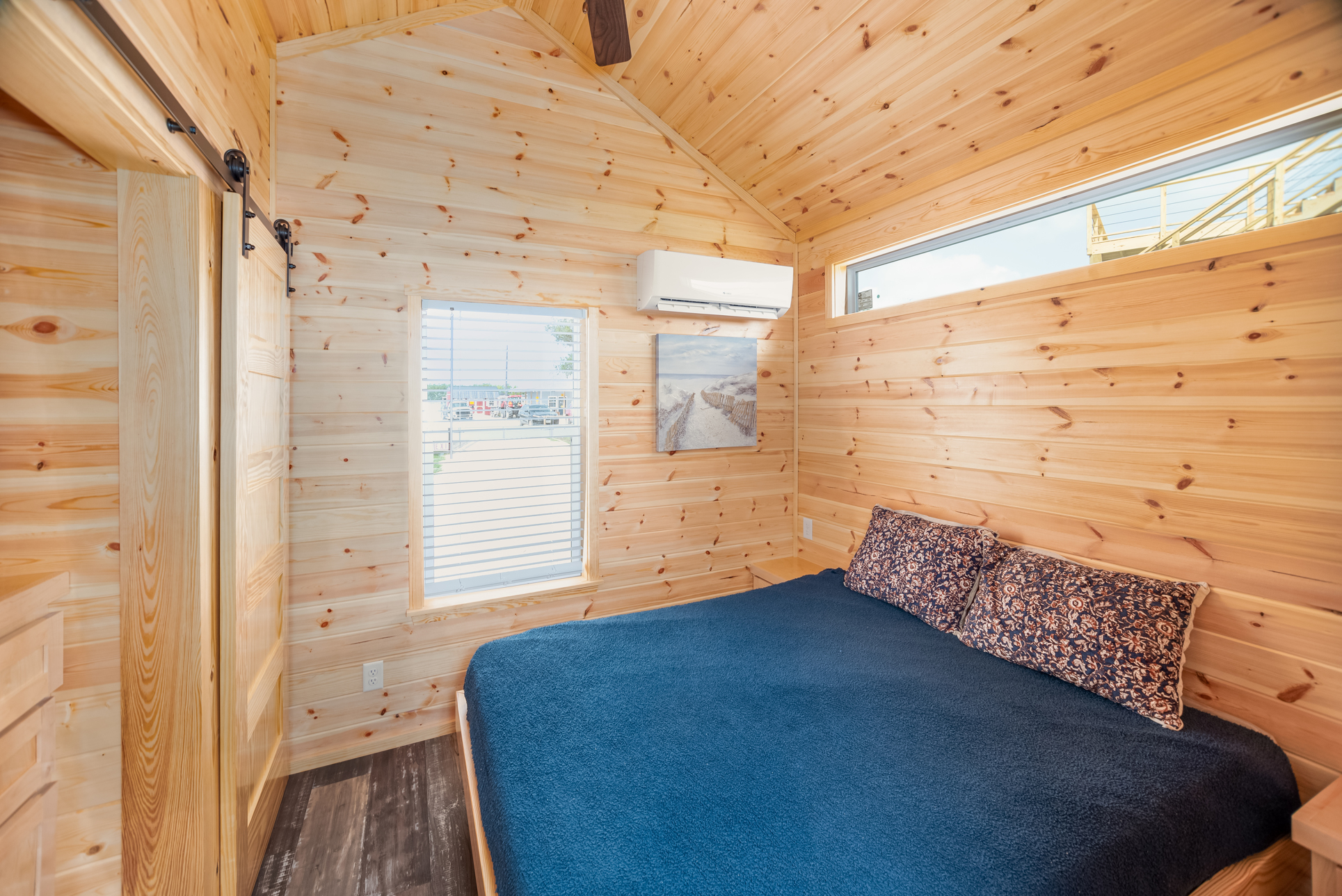 Cabin K2 bedroom