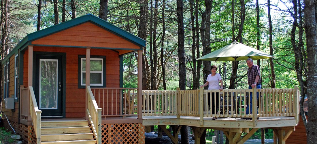 Beautiful Deluxe Cabin Patio Site