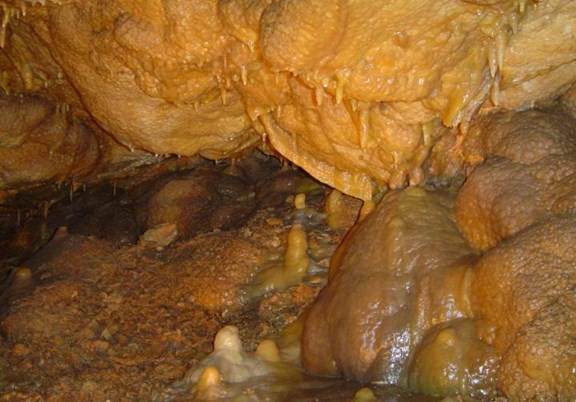 Black Hills Caverns