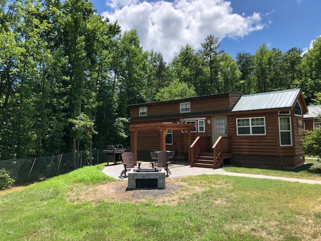 Deluxe Cabin (Two Full Bathrooms), Patio With Pergola and Brick Fire