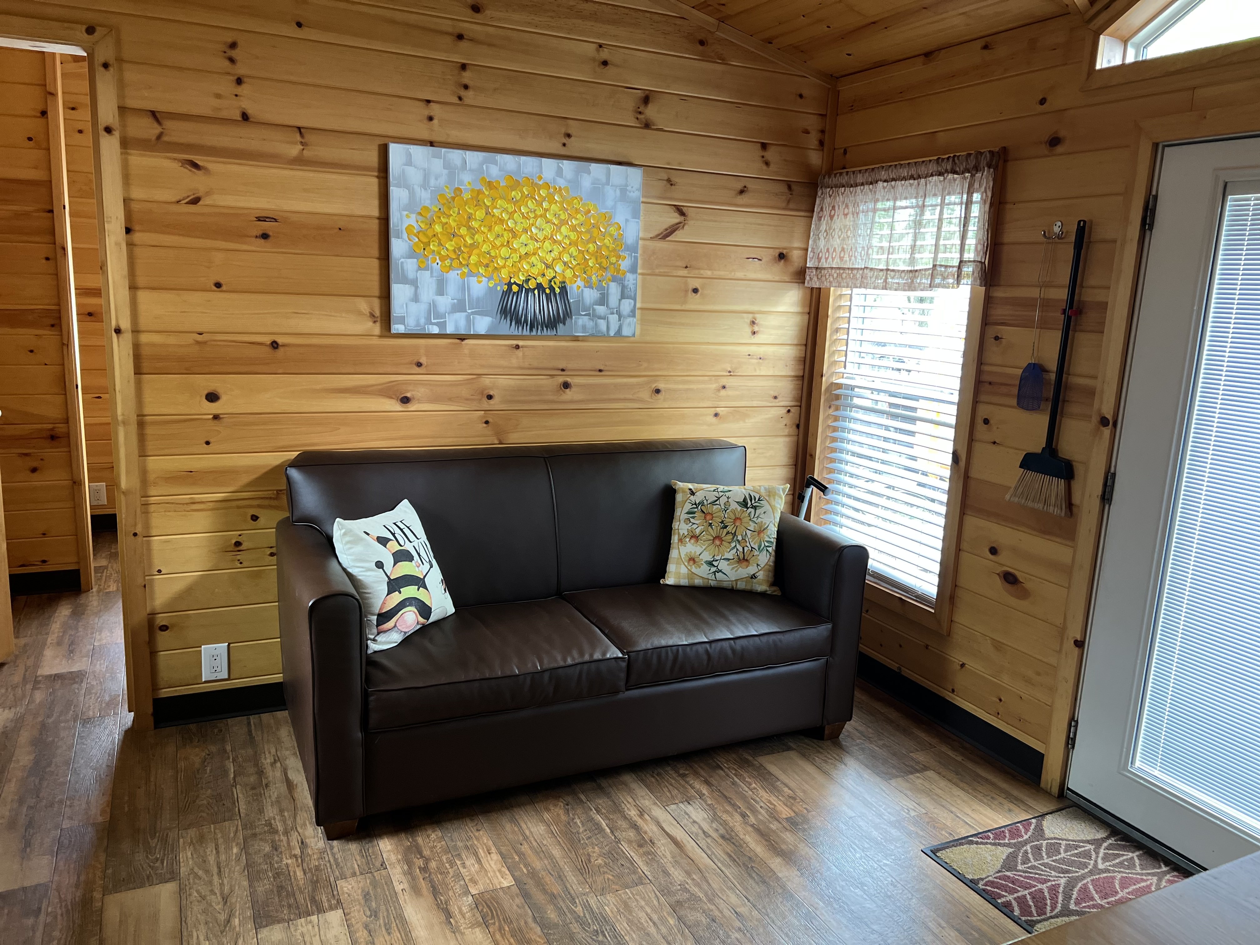 Lodge 10 Living Room