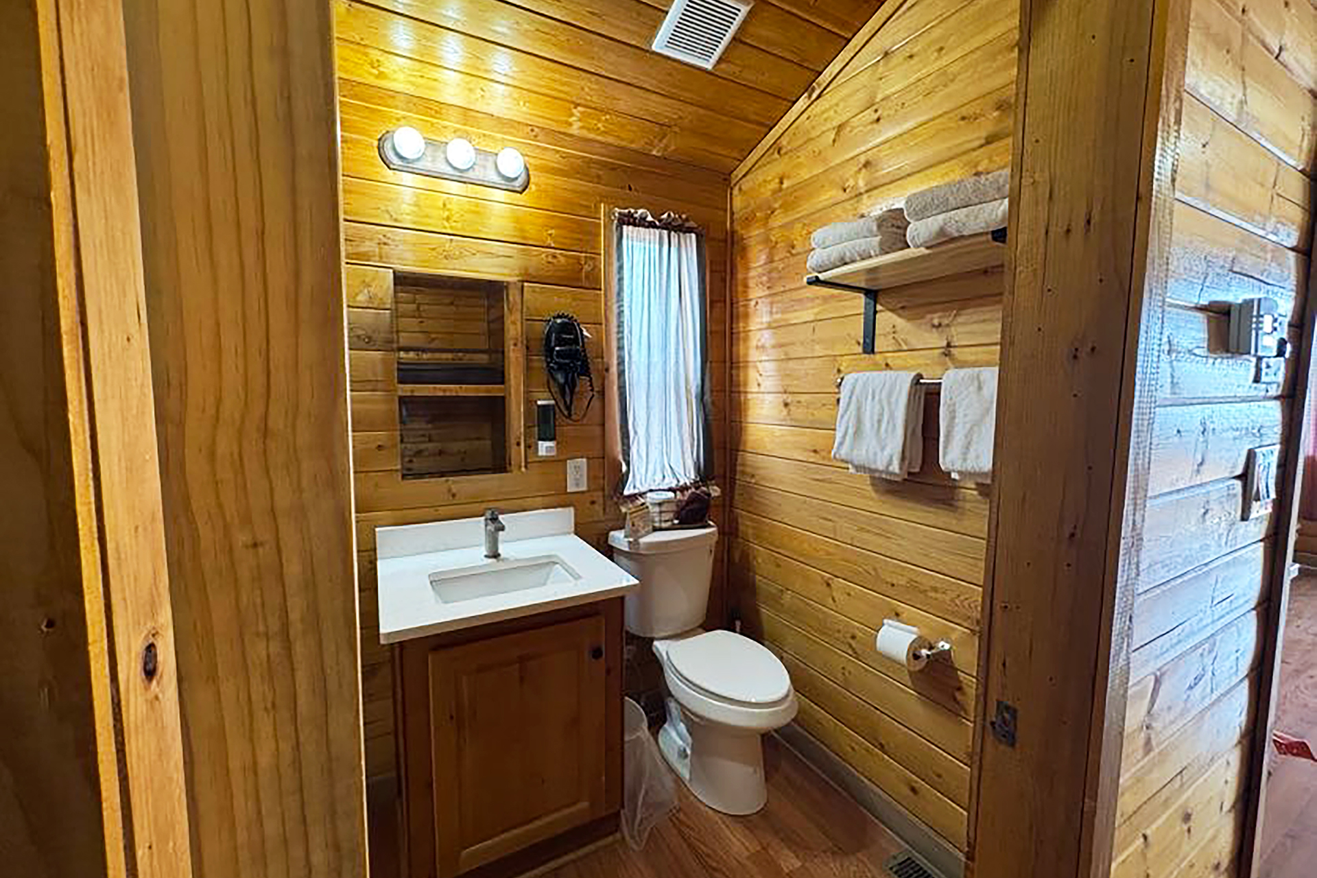 Deluxe Cabin, 1 Room, F+BB - Sleeps 6