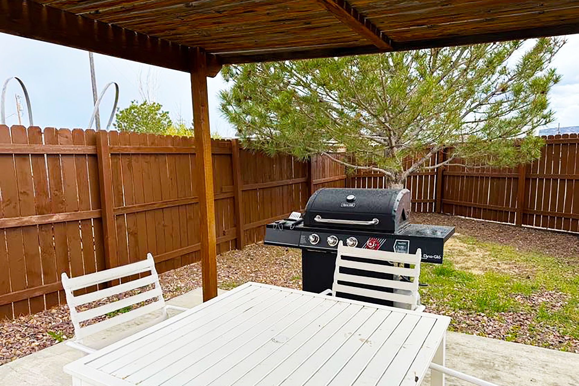 Pull-Thru 50/30 AMPS FHU with Pergola