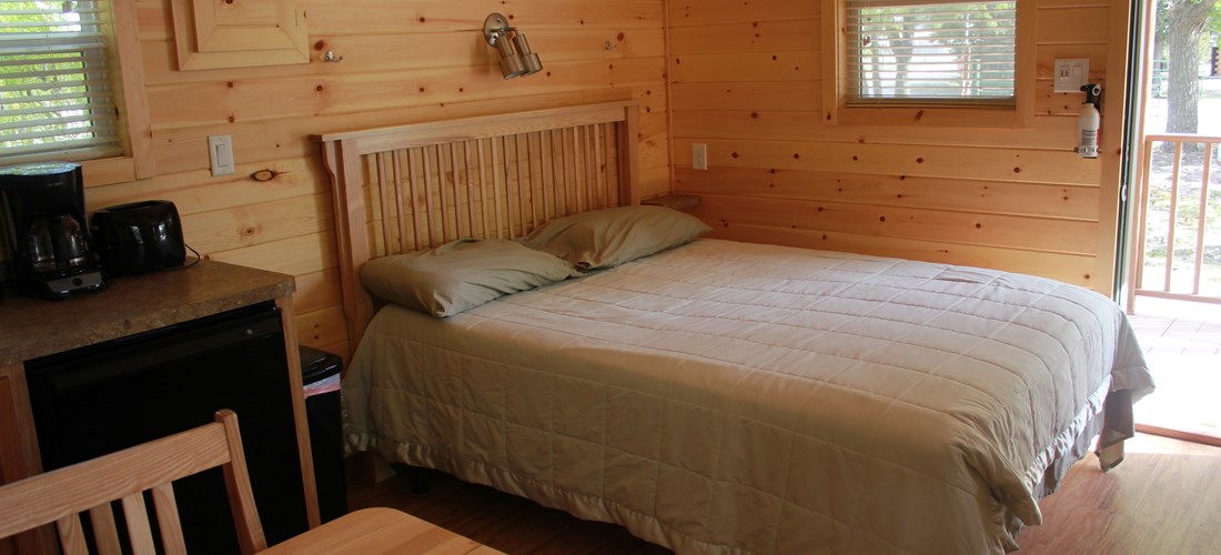 Deluxe Cabin 
Bedroom