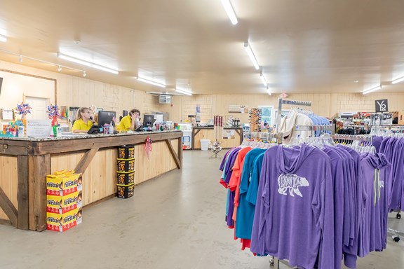 Plan a trip to Auburn, New Hampshire