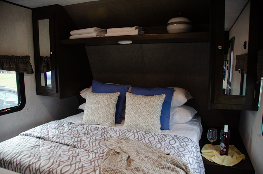 RV Rental (Full Bath with Shower), Patio Riverfront Pictures Lebanon