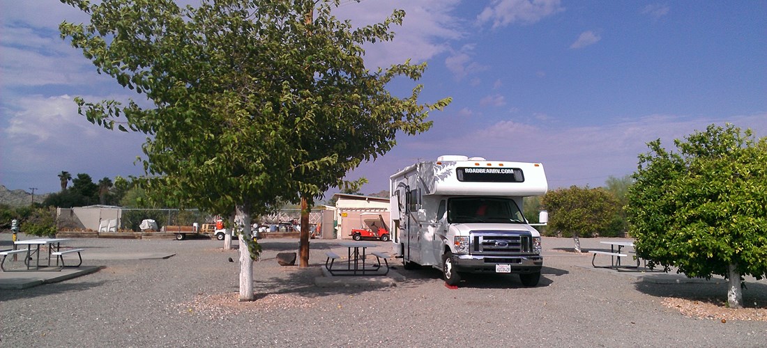 RVs up to 30 feet close to pool, spa, laundry and bathrooms