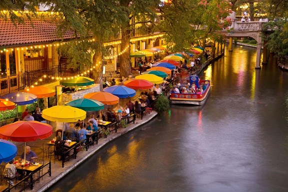 Paseo Del Rio - San Antonio's River Walk