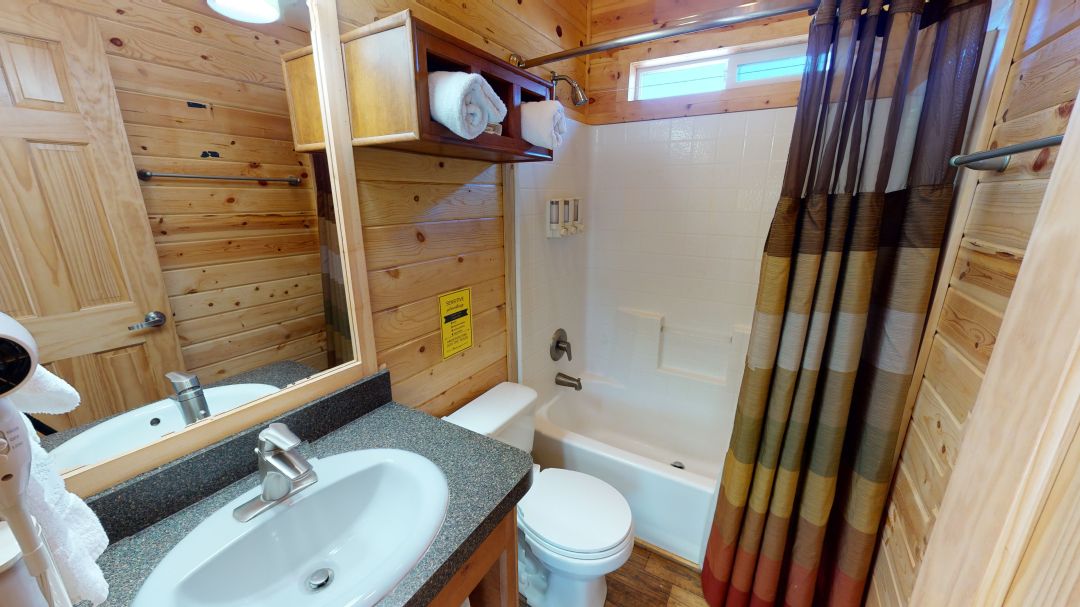 Deluxe Cabin DC5