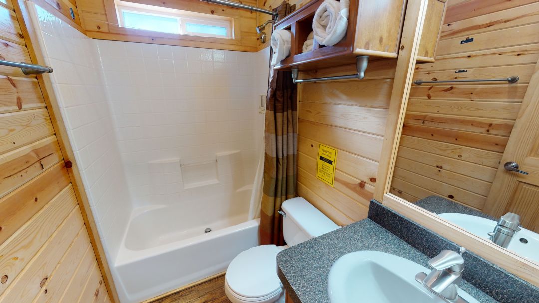 Deluxe Cabin DC4