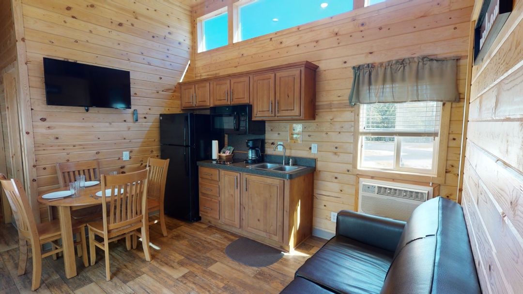 Deluxe Cabin DC5